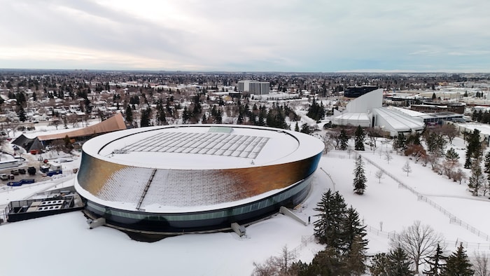 Une vue aérienne du complexe de ports et de loisirs, CoronationPark, à Edmonton