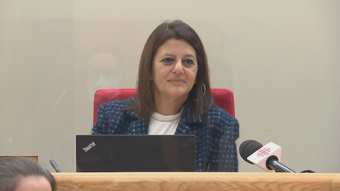 Géhane Kamel en salle d'audience.