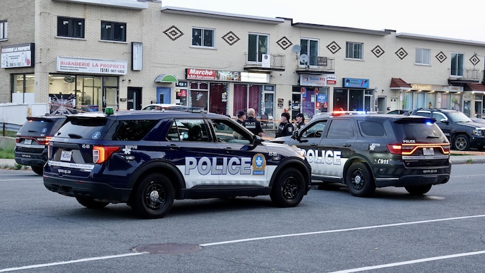 Des policiers du SPVM interviennent à Rivière-des-Prairies.
