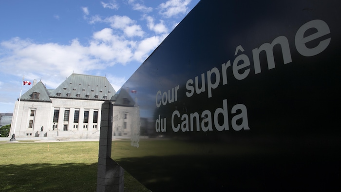 Poster indicating that you are at the Supreme Court of Canada in Ottawa, with the Supreme Court building in the background.