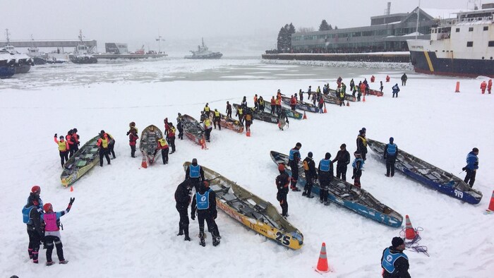 Course en canots du Carnaval de Québec.