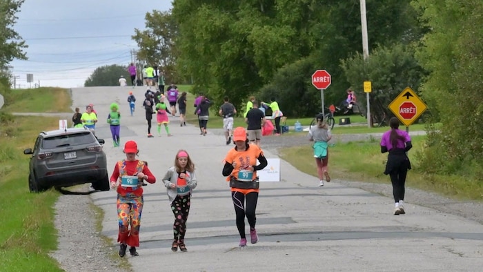 Des coureurs et coureuses lors de la Disco-Course d'une année précédente.