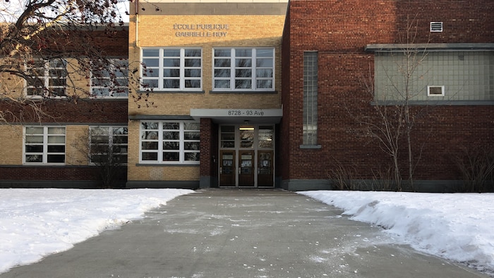 L'entrée de l'école francophone Gabrielle-Roy d'Edmonton.