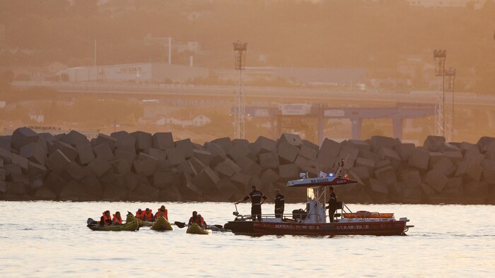 Activists block Marseille cruise terminal