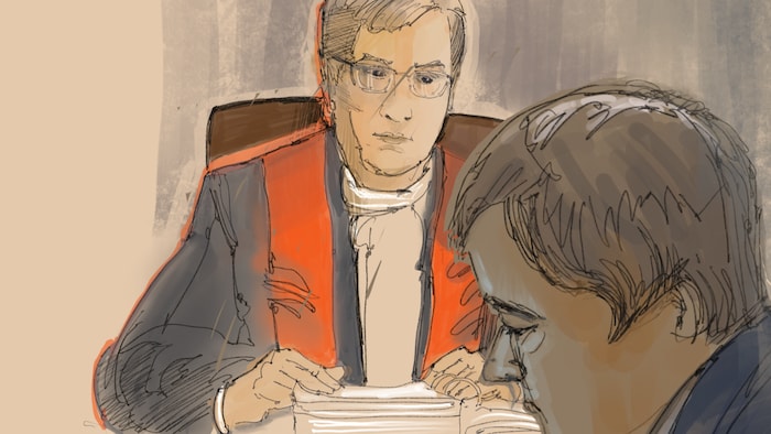 Illustration du juge François Huot et d'Alexandre Bissonnette lors du prononcé de la sentence.