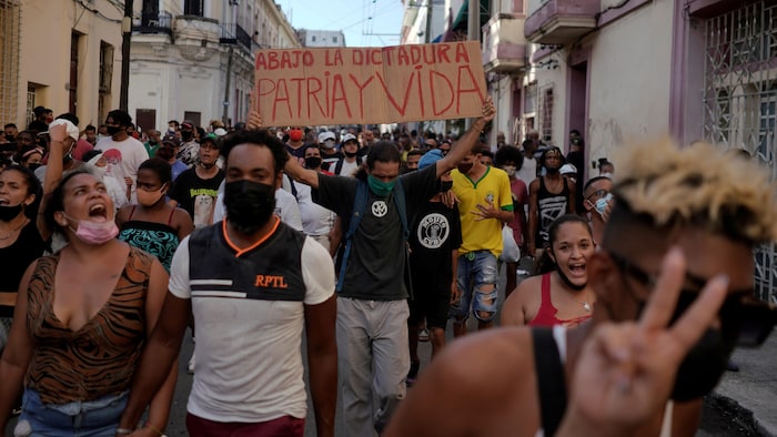 Des manifestants à La Havane
