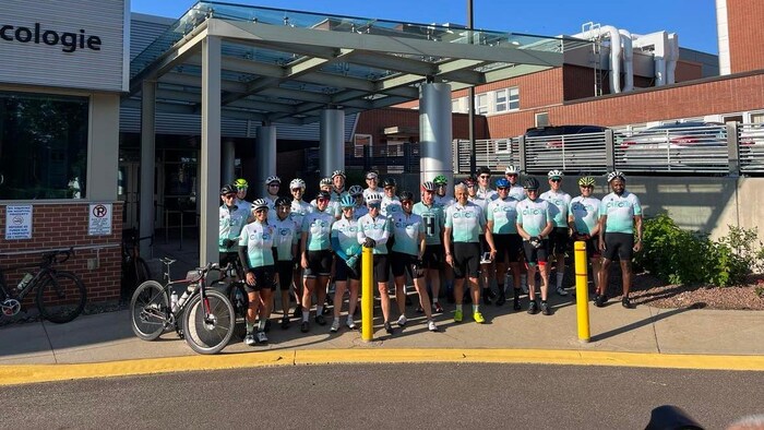 Des cyclistes pédalent sur 650 km pour amasser des fonds et lutter ...