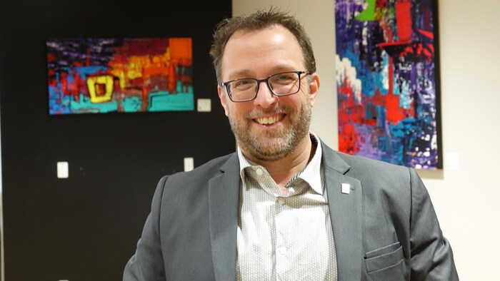 Daniel Côté estphotographié au Riotel Carleton-sur-Mer.