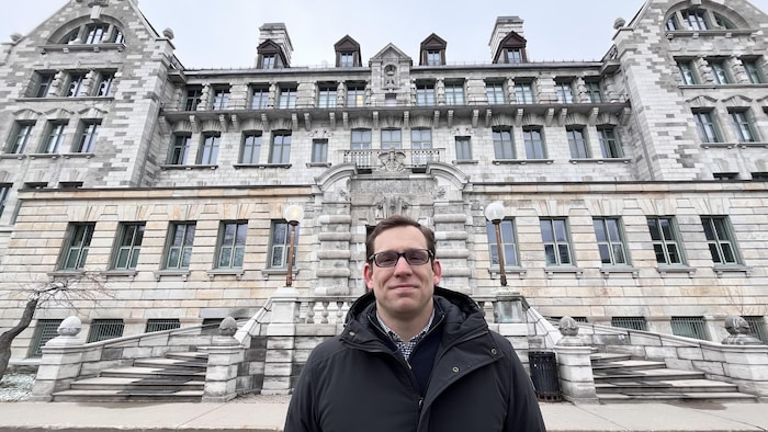 Seismic standards that are serious for heritage buildings? star-news.press/wp Daniele Malbo Montreal's stone is in front of an imposing gray.