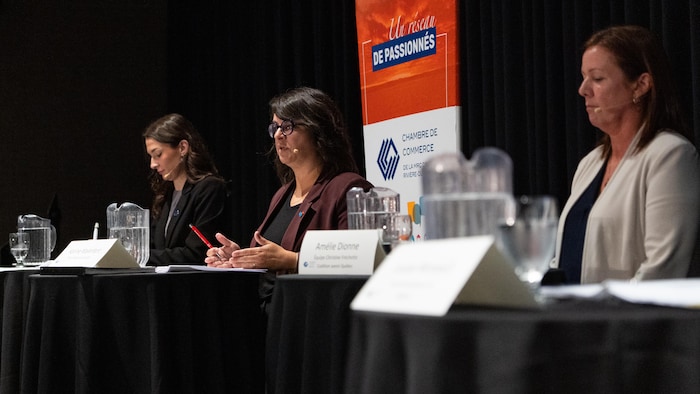Les candidates se sont affrontées lors du débat organisé par la Chambre de commerce de la MRC de Rivière-du-Loup.