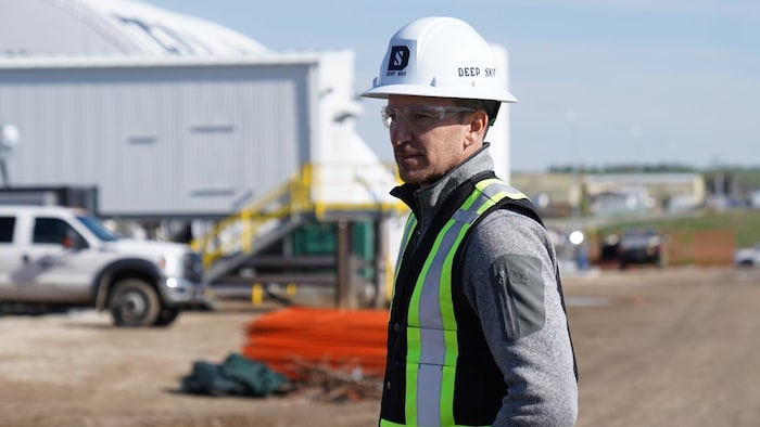 Le directeur sortant de Deep Sky, Damien Steel, à Innisfail, en Alberta, en mai 2025.