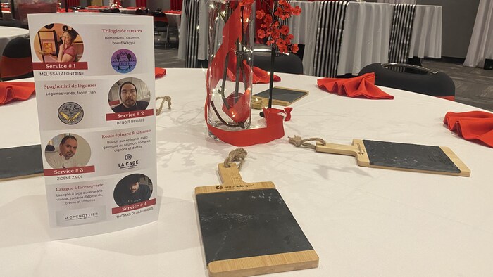 Une table décorée au Centre de congrès.