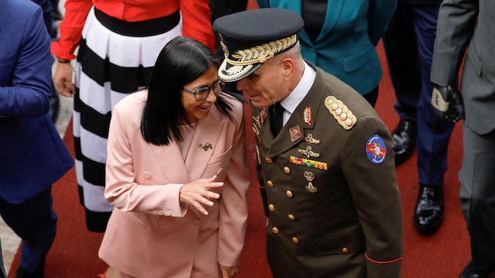 Delcy Rodriguez et Vladimir Padrino Lopez.