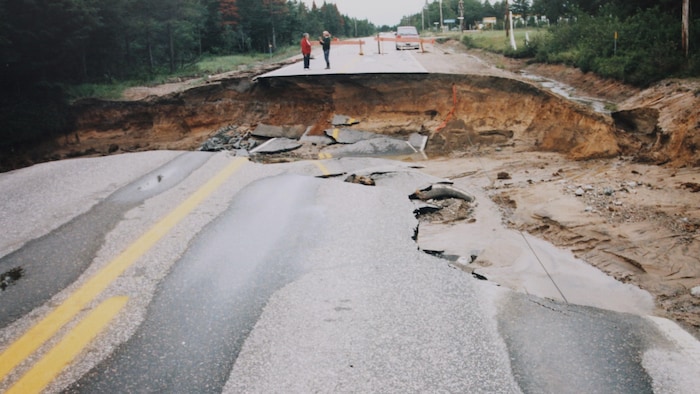 Une route effondrée.