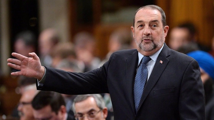 Le député conservateur de Lac-Saint-Jean, Denis Lebel, s'adressant à la Chambre des communes.