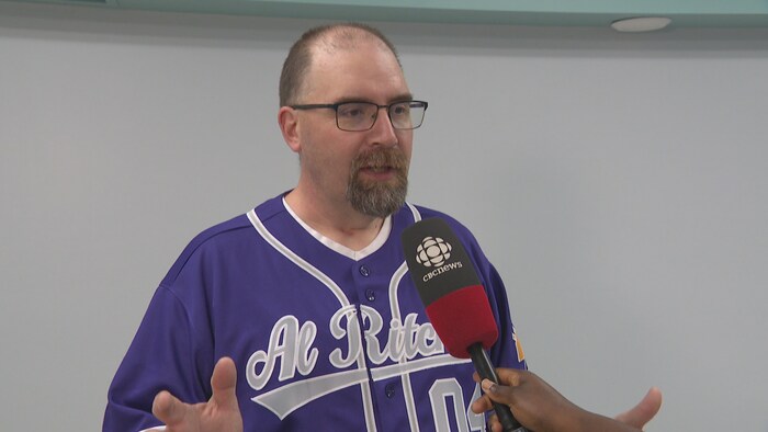 Denis Simard en entrevue. 
