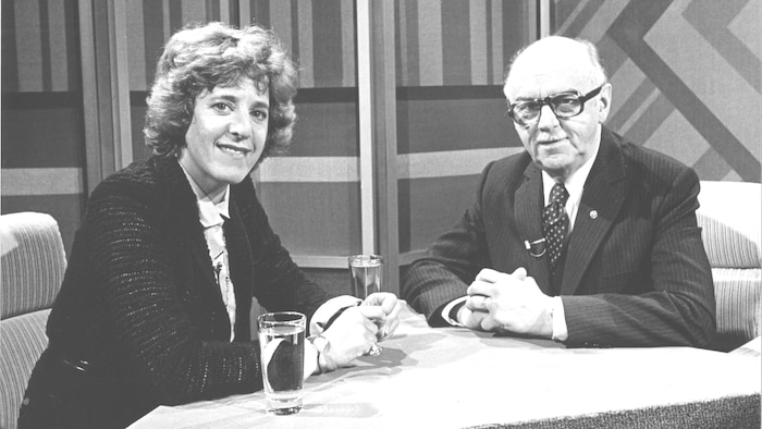 Denise Bombardier anime Noir sur blanc et reçoit le maire Jean Drapeau en 1981.