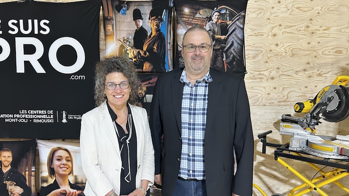 Portrait de la directrice générale du Centre de service scolaire des Phares, Nancy Prévéreault, et de Jean-Pierre Doucet, directeur de la formation professionnelle.