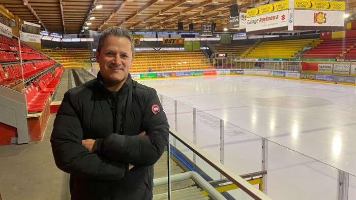 Hockey la légende de Derek Cormier en Suisse demeure intacte Radio