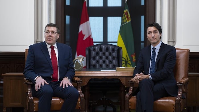 Le premier ministre de la Saskatchewan, Scott Moe, et le premier ministre du Canada, Justin Trudeau, lors d'une rencontre à Ottawa, le 12 novembre 2019.