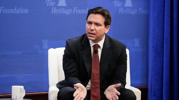 Cumhuriyetçi başkan adayı Ron DeSantis, 27 Ekim 2023'te Washington'da Heritage Foundation'da konuşuyor.