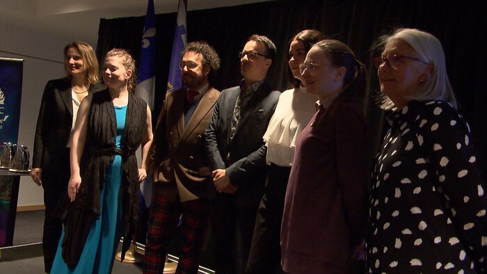 Les cinq lauréats et compagnie de membres de la Ville de Québec au dévoilement des lauréats.