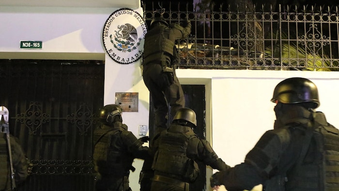 On April 5, 2024, Ecuadorian police special forces entered the Mexican embassy in Quito to arrest former Ecuadorian vice president Jorge Claus.