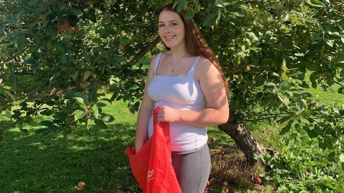 Jillianne, en extérieur.
