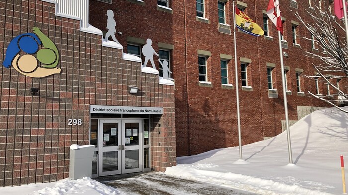 Édifice du District scolaire francophone du Nord-Ouest.