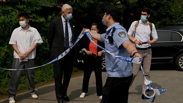 El embajador canadiense Dominic Barton en la ciudad de Dandong.