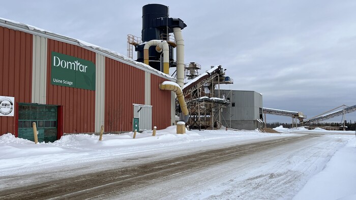 La scierie de Domtar sous la neige. 