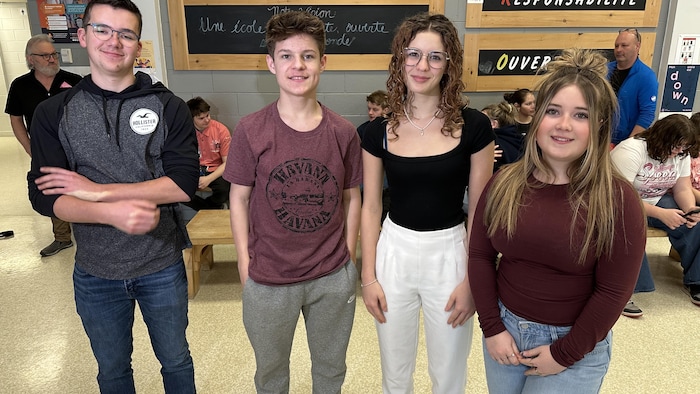 De gauche à droite : Noa Richard, Eliot Fournier, Dafné Richard et Noémie Lemieux