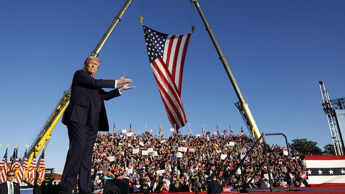 Plein De Mensonges Incompétente Trump Et Harris Renforcent 