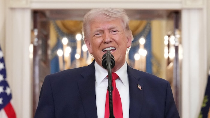Donald Trump livre un discours à la nation à la Maison-Blanche.