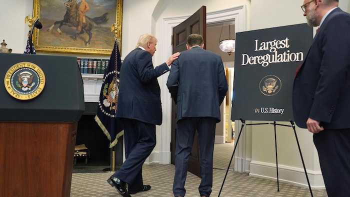 « la plus importante déréglementation de l'histoire des États-Unis ».