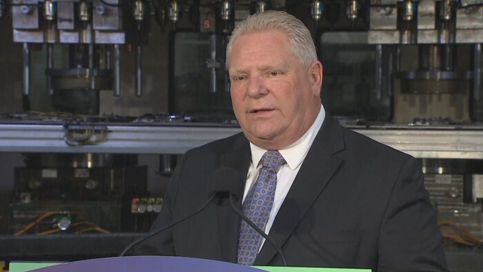 Doug Ford en point de presse.