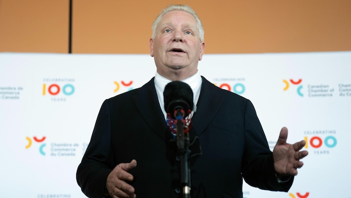 Doug Ford en point de presse.