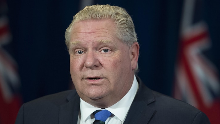 Doug Ford en conférence de presse.