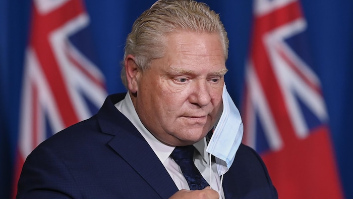 Doug Ford en point de presse.