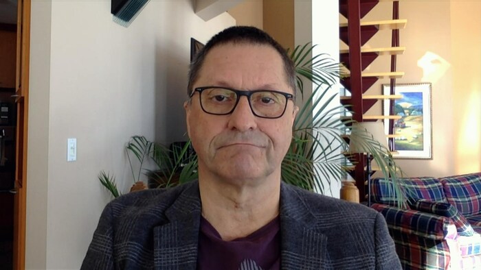 André Veillette accorde une entrevue à Radio-Canada en vidéoconférence.
