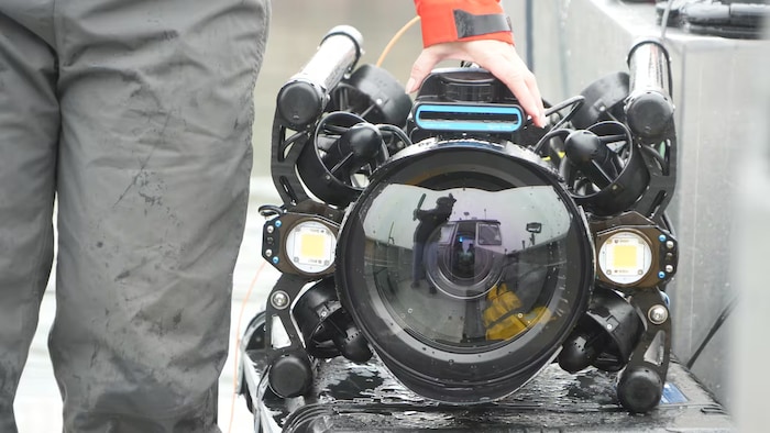 Un drone sous-marin qui permet de filmer la faune des Grands Lacs.
