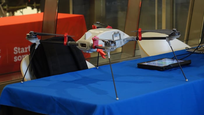 Un drone.