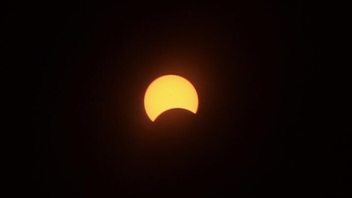 L'éclipse solaire partielle vue de Regina, en Saskatchewan, le 8 avril 2024.