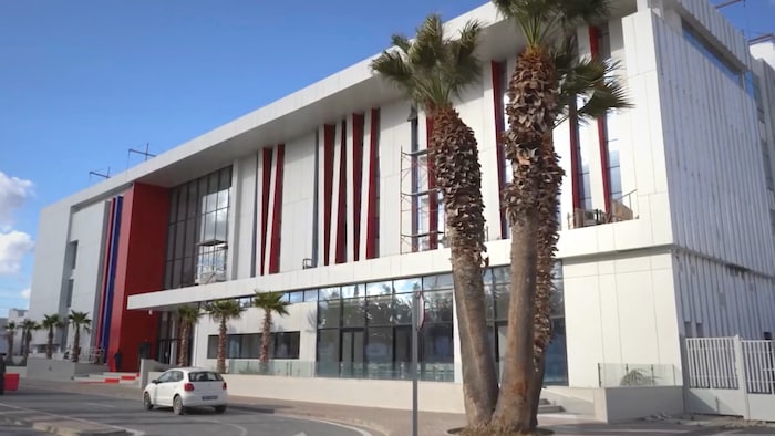 La façade de l'École canadienne de Tunis.