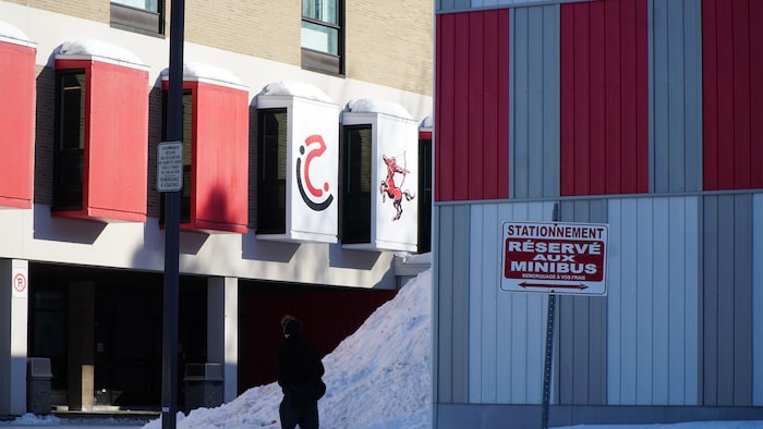L'école de La Courvilloise en hiver.