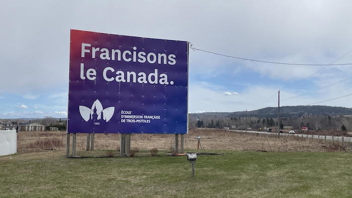 «Francisons le Canada», peut-on lire sur la pancarte.