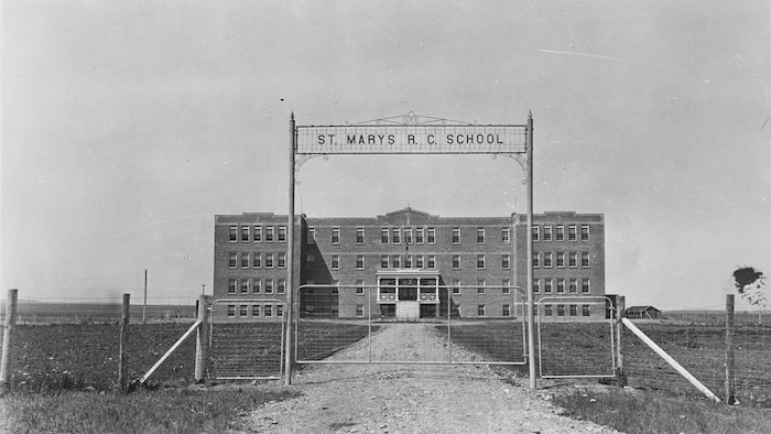Le pensionnat autochtone Saint Mary's, aussi connu sous le nom d'Immaculate Conception, près de Cardston, Alberta.