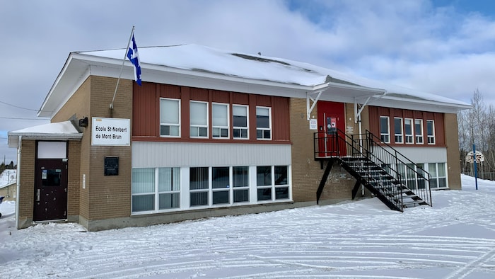 L'école Saint-Norbert-de-Mont-Brun en hiver.
