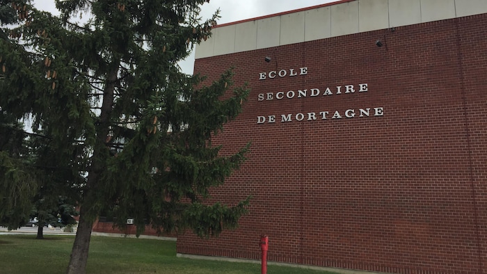 École secondaire De Mortagne à Boucherville