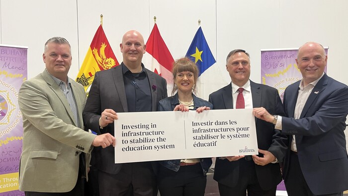 investir dans les infrastructures pour stabiliser le système éducatif.